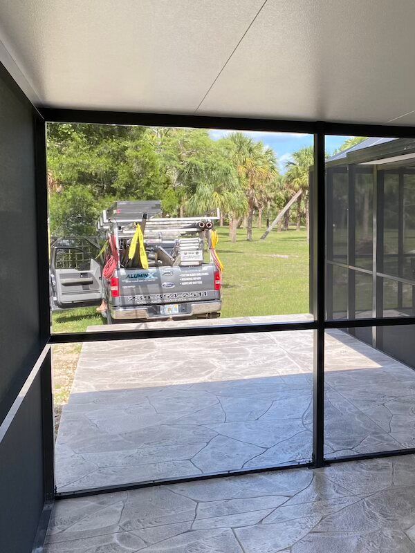 AlumiPRO truck preparing to screen a patio